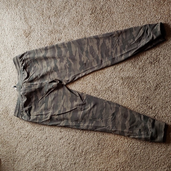 Zyia green camo unwind jogger size XL - Picture 7 of 8